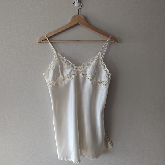 Versailles Other - Beautiful vintage lace cream tie-back lingerie cami